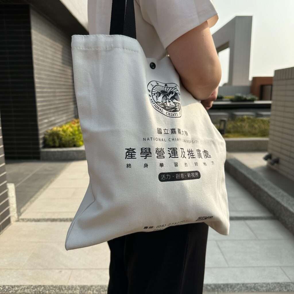 100號特殊棉帆布訂製，搭配黑色提把02